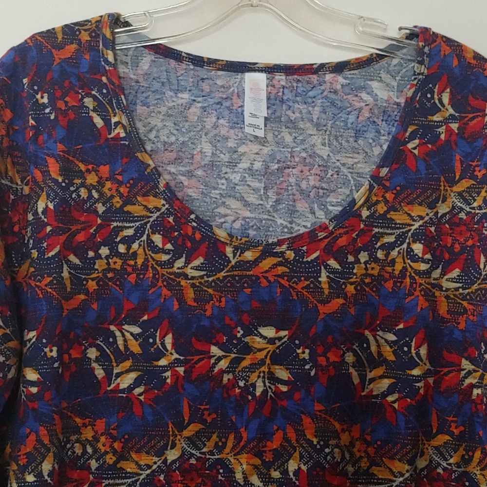 Lularoe lynnae shirt NWT size large
